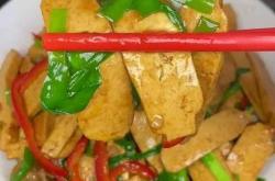 Quick fried dried tofu with leeks