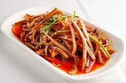 The method of making red oil ear silk