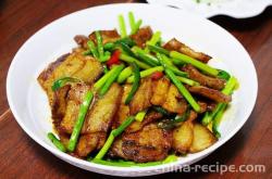 How to stir fry Twice cooked pork with garlic sprouts