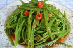 The recipe for sour and spicy water spinach