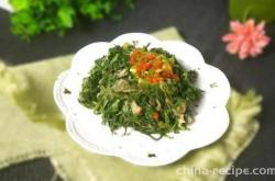 The method of skillfully mixing wild vegetables