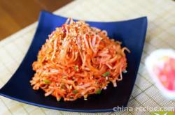 The method of mixing Korean style spicy radish shreds