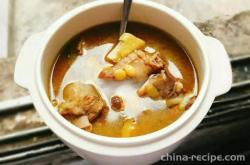 The method of stewing pork ribs with soybeans