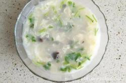 The method of making sea cucumber wolfberry dumpling soup