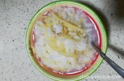 The practice of potato lean meat Congee