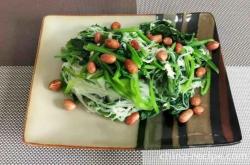 The recipe for mixing mustard with spinach, vermicelli, peanuts