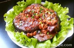 The recipe for braised eggplant with sauce