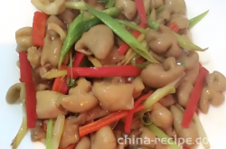 The method of stir frying fat sausage