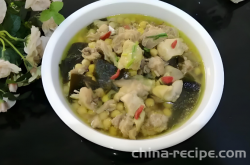 The method of making clear stewed chicken soup