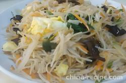 Practice of Colorful Fried rice noodles