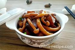 The method of making roasted meat with tea tree mushrooms