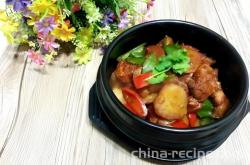 The method of making roasted meat with potatoes