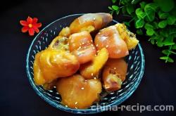 The method of braised pork feet