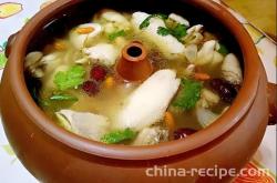Steamed chicken in casserole