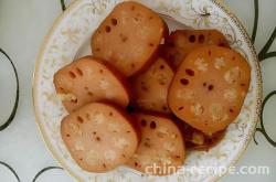 The method of making glutinous rice lotus root