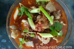 The method of boiling beef slices in water