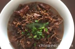 The method of making roasted meat with dried beans