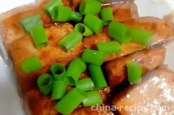 The recipe for making salt and pepper tofu