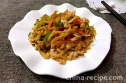 The method of stir frying shredded pork with pickled vegetables
