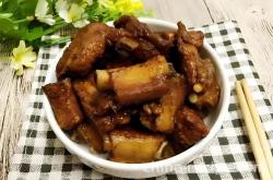 The method of braised pork ribs for lazy people