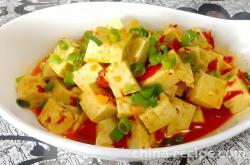 The method of chopping pepper tofu