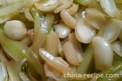 The method of stir frying lily with celery