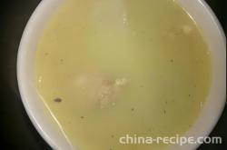 The recipe for fish head and radish soup