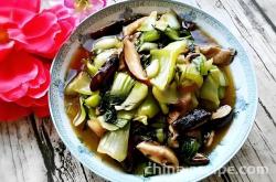 The method of cooking rapeseed with shiitake mushrooms