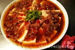 The method of steaming tofu with fish aroma