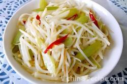 The method of making sweet and sour potato shreds