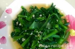 The recipe for garlic flavored oil lettuce