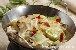 The method of making dry pot cabbage