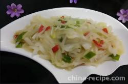 The method of stir frying shredded radish