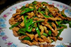 The method of stir frying spicy shredded meat