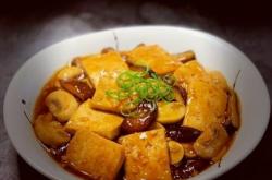 The method of making tofu with mountain mushrooms