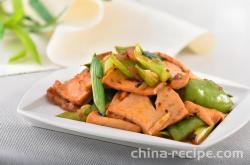The recipe for stir frying thousand page tofu