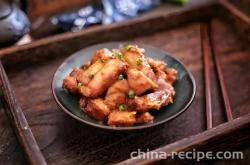 The recipe for burning pork ribs with taro