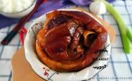 The method of braised wild boar elbow