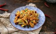The method of dry stir frying cumin cauliflower