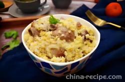The method of steaming pork ribs with glutinous millet
