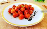 The recipe for making quail eggs with tomato sauce