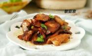 The method of stir frying pork belly with soy sauce