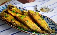 The recipe for making salt, pepper, scallions, yellow croaker