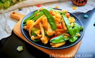 The method of stir frying lotus beans with seafood, mushrooms, eggs