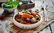 The method of cooking pork belly with pearl mushrooms