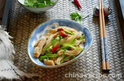 The method of frying beef tripe with coriander