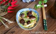 Braised Celery and Rolls of dried bean milk creams with Pearl Mushroom
