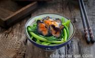 The method of stir frying chrysanthemum with red ginseng