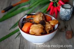 The method of stewing chicken legs with hazelnut mushrooms
