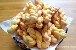 How to make eggs with small Fried Dough Twists